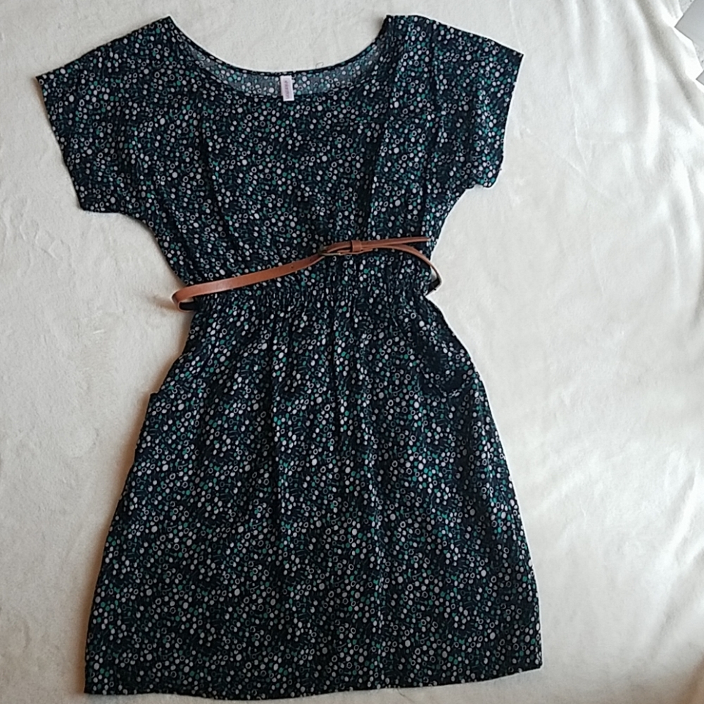 NWT printed, belted dress with pockets